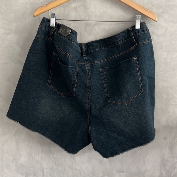 Classic 1822 Demin Cut Off Shorts, NWT - Picture 5 of 7